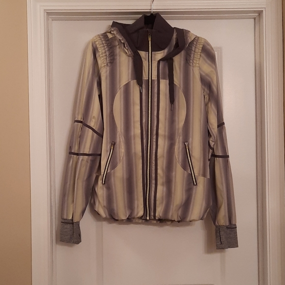 Lululemon jacket - Picture 1 of 2